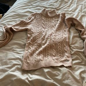 ABERCROMBIE blush sweater. Worn once